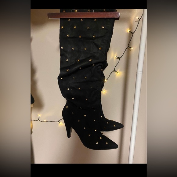 Fashion nova studded boots - Picture 3 of 3